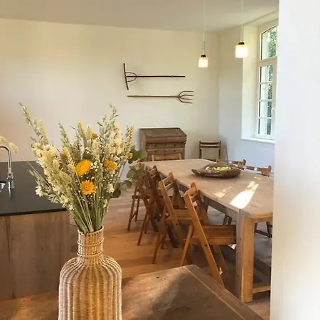 ゲストハウス Domaine Du Chateau De Haltinne-maison Du Jardinier 4*