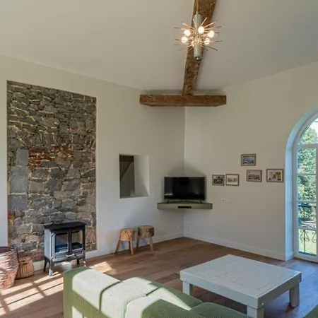 ゲストハウス Domaine Du Chateau De Haltinne-maison Du Jardinier 4*