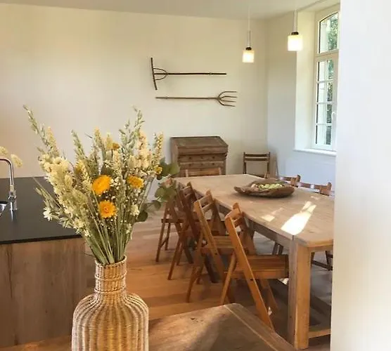 بيت ضيافة Domaine Du Chateau De Haltinne-maison Du Jardinier 4*